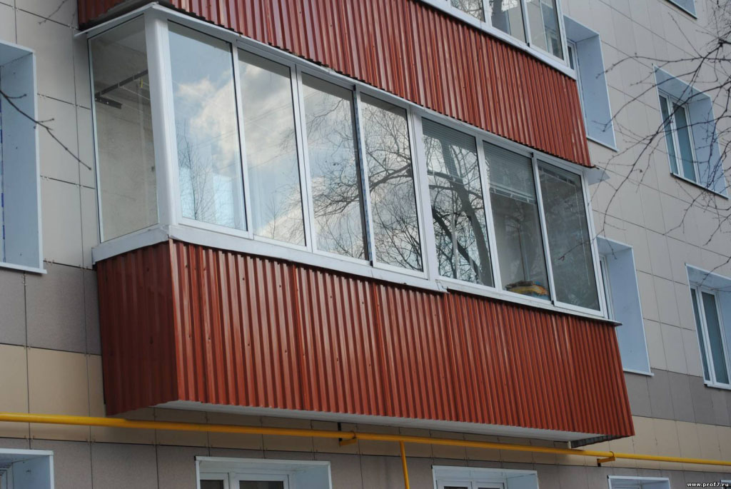 Наружная отделка балкона профнастилом