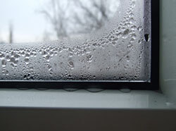 Запотевание и конденсат на окне